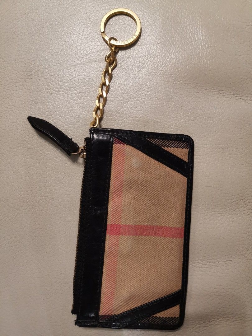 Burberry card sales holder keychain