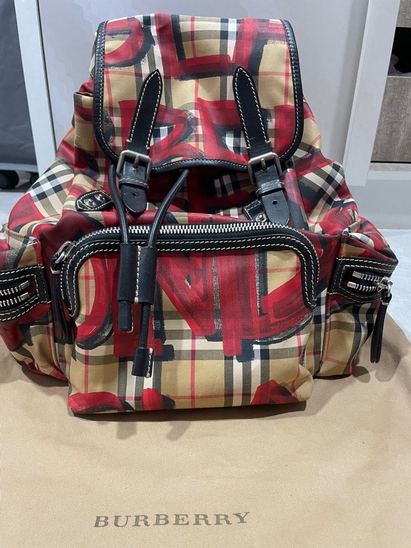 BURBERRY Rucksack Graffiti Print Red, Women display picture 3