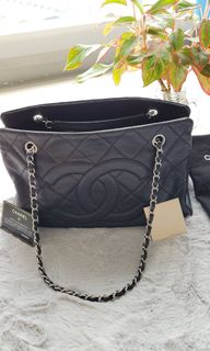 (Category: ) located in . Submitted by classic_preloved (Listing ID 1205669898, Image 1). Description: .