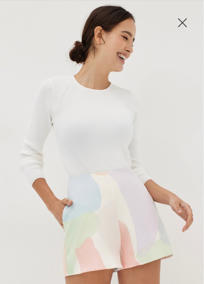 Cobblestones Knotted Sleeve Top