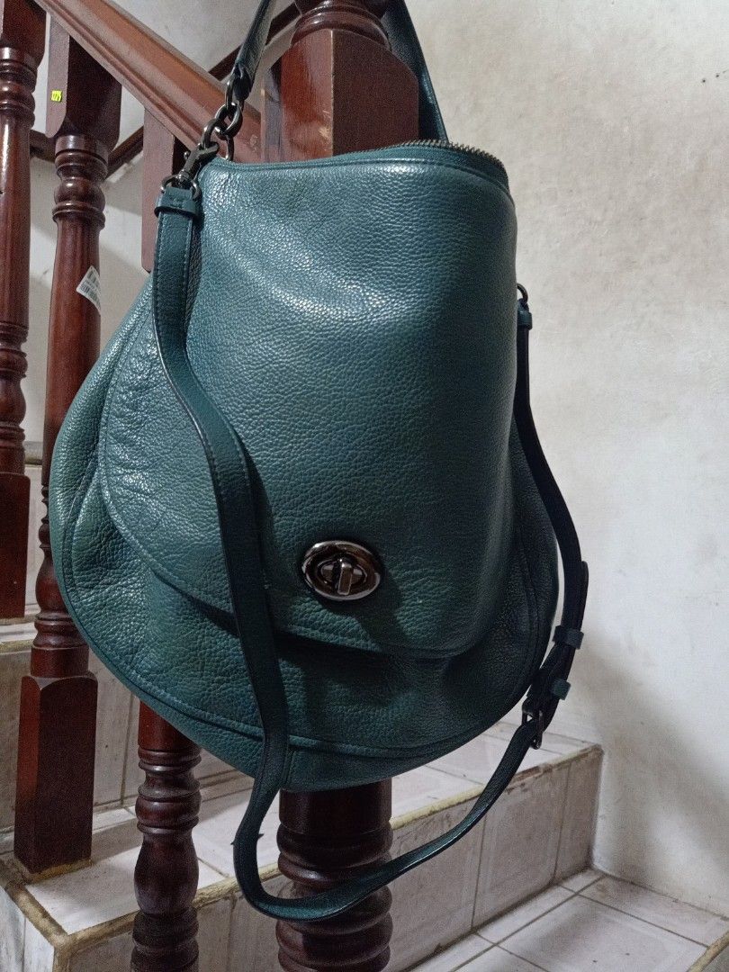 Coach turnlock hobo gunmetal 2025