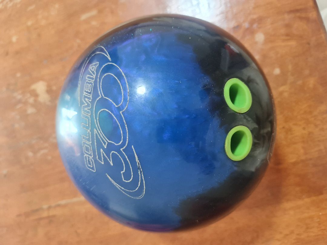 Columbia White Dot (WD) Bowling Ball For Sale, Sports Equipment, Sports