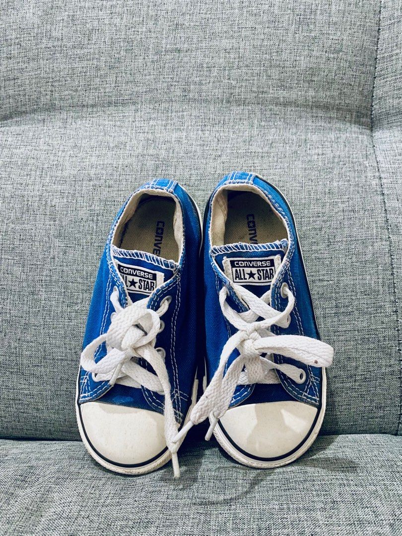 Baby blue online converse kids