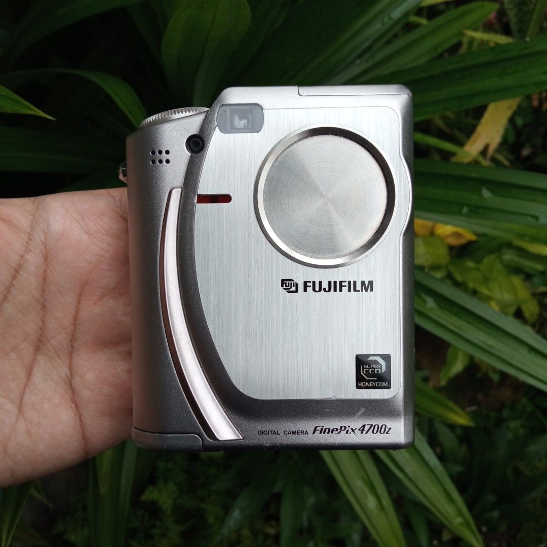 ■ 美品 ■ フジフィルム　FUJIFILM FinePix 4700zワンタップカメラ