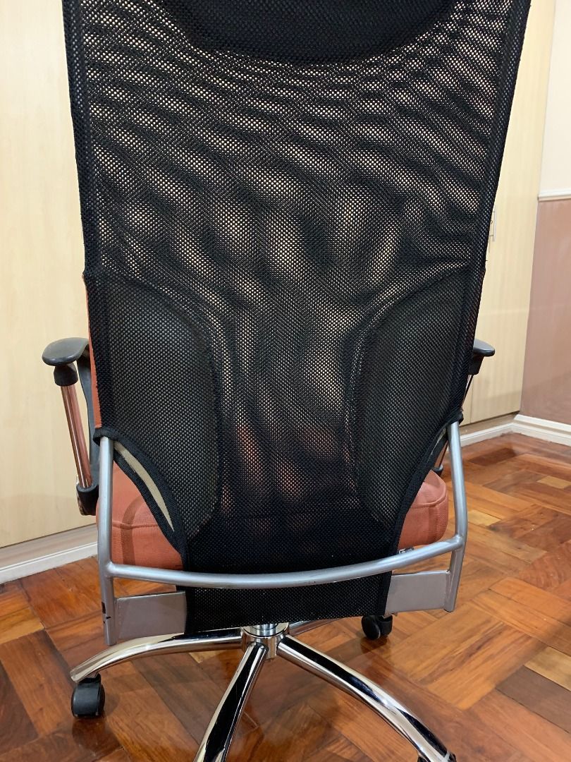 Dimensione Computer Office Swivel Chair (Category: Chairs) located in Quezon City. Submitted by r.ruste (Listing ID 1205744246, Image 3). Description: Color: Brown Condition: Used, reupholstered, perfectly working hydraulics Make: Synthetic leather seat, mesh backrest, steel base Originally priced at P7000 .