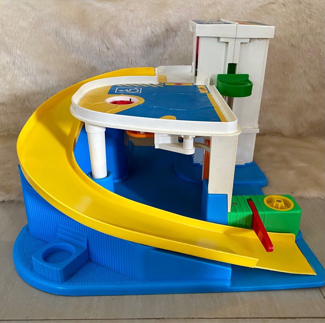 Ancien garage FISHER-PRICE TOYS - Années 70 - Réf 930