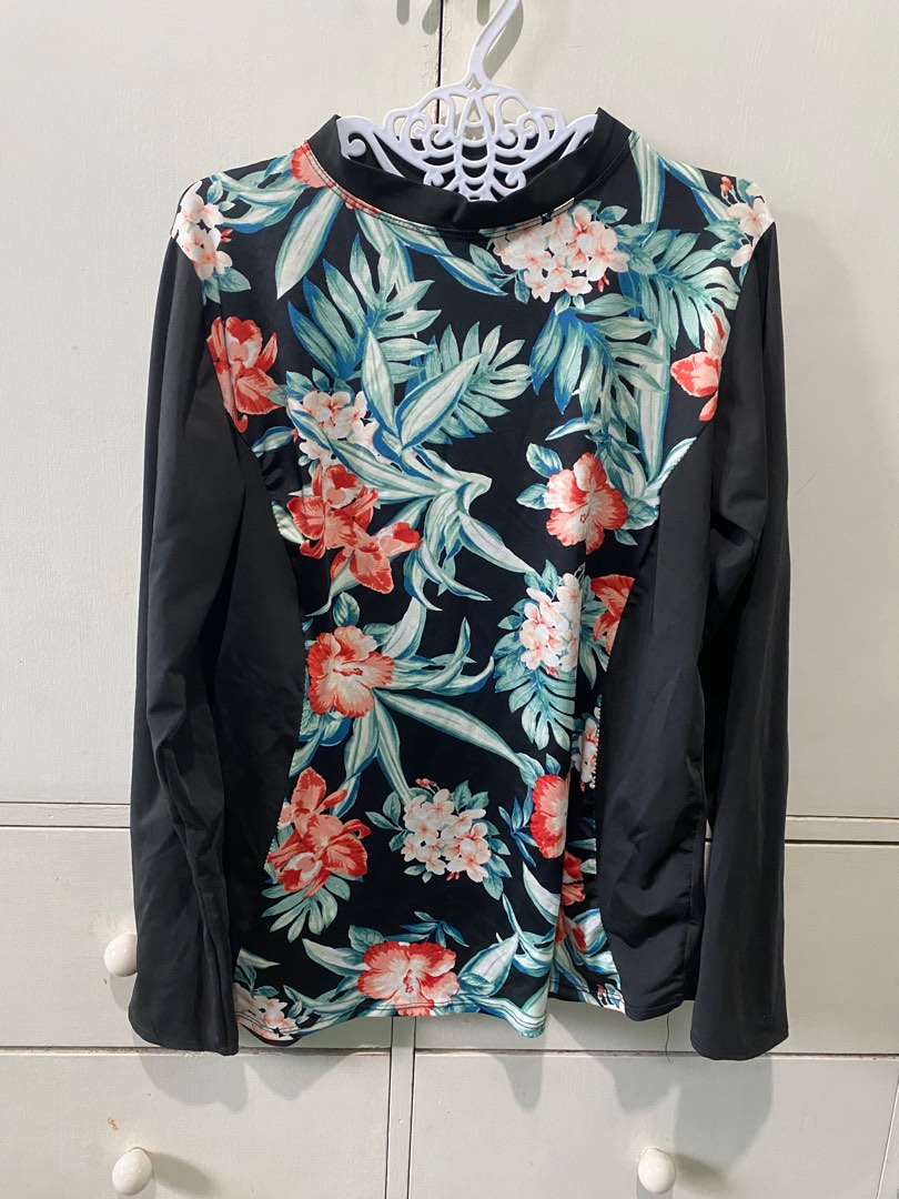 Floral Rash Guard XXL, Women's Fashion, Swimwear, Rash guard on Carousell