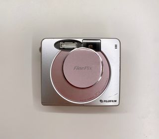 （分類：）位於 。 由 ccdcameras 提交（商品編號 1205850577，圖片 1）。簡介： 。