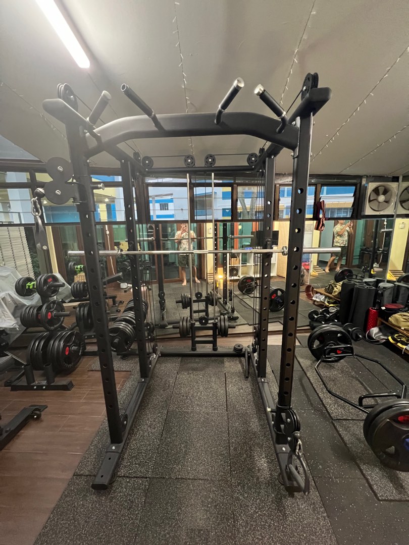 Full weight rack with pulley system + 100kg of weight plates!, Sports Equipment, Exercise