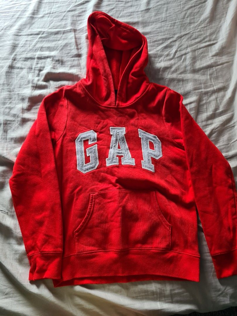 GAP Hoodie (Category: Babies & Kids Fashion) located in Singapore. Submitted by spreeie (Listing ID 1205684155, Image 1). Description: original Gap Hoodie for sale with free local mail..