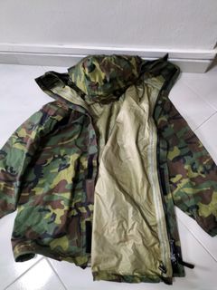 Gore tex raincoat