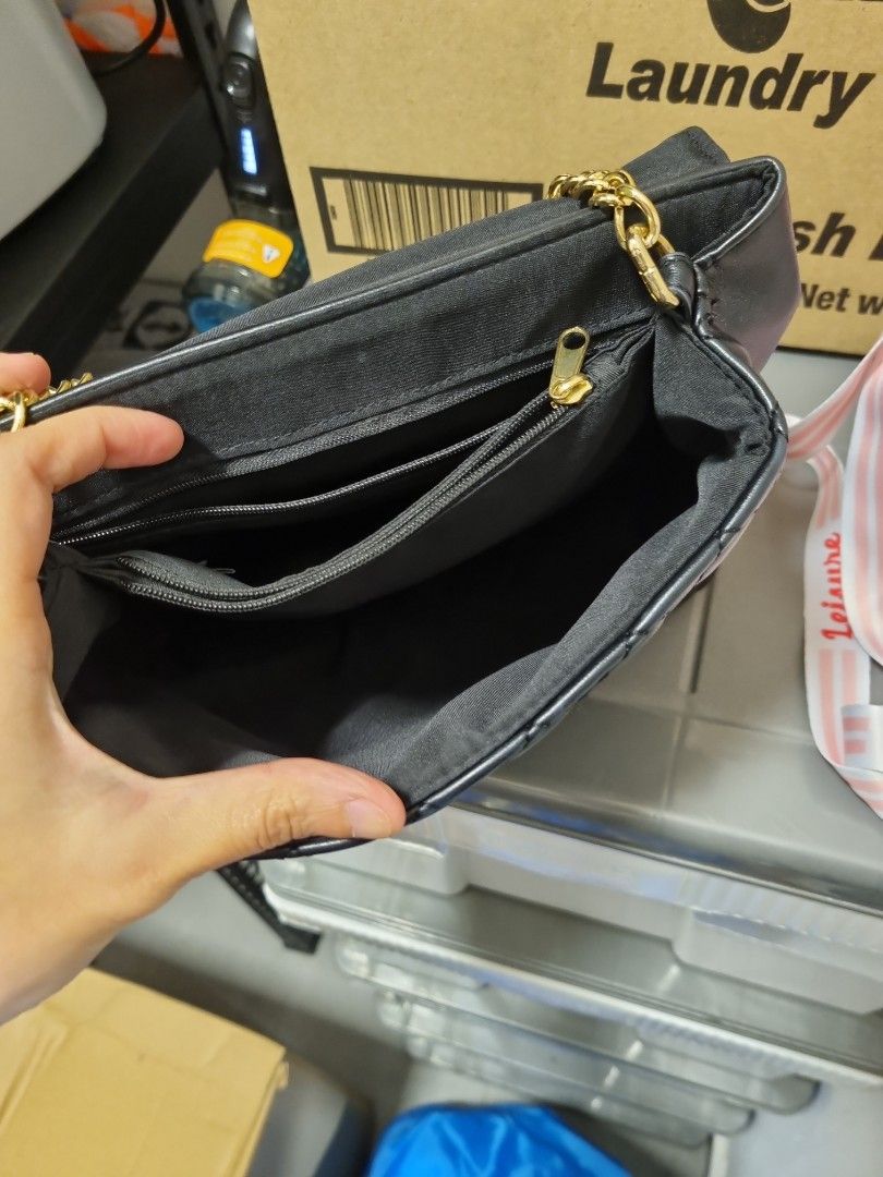 Harrods Crossbody Bag, Women's Fashion, Bags & Wallets, Crossbody Bags