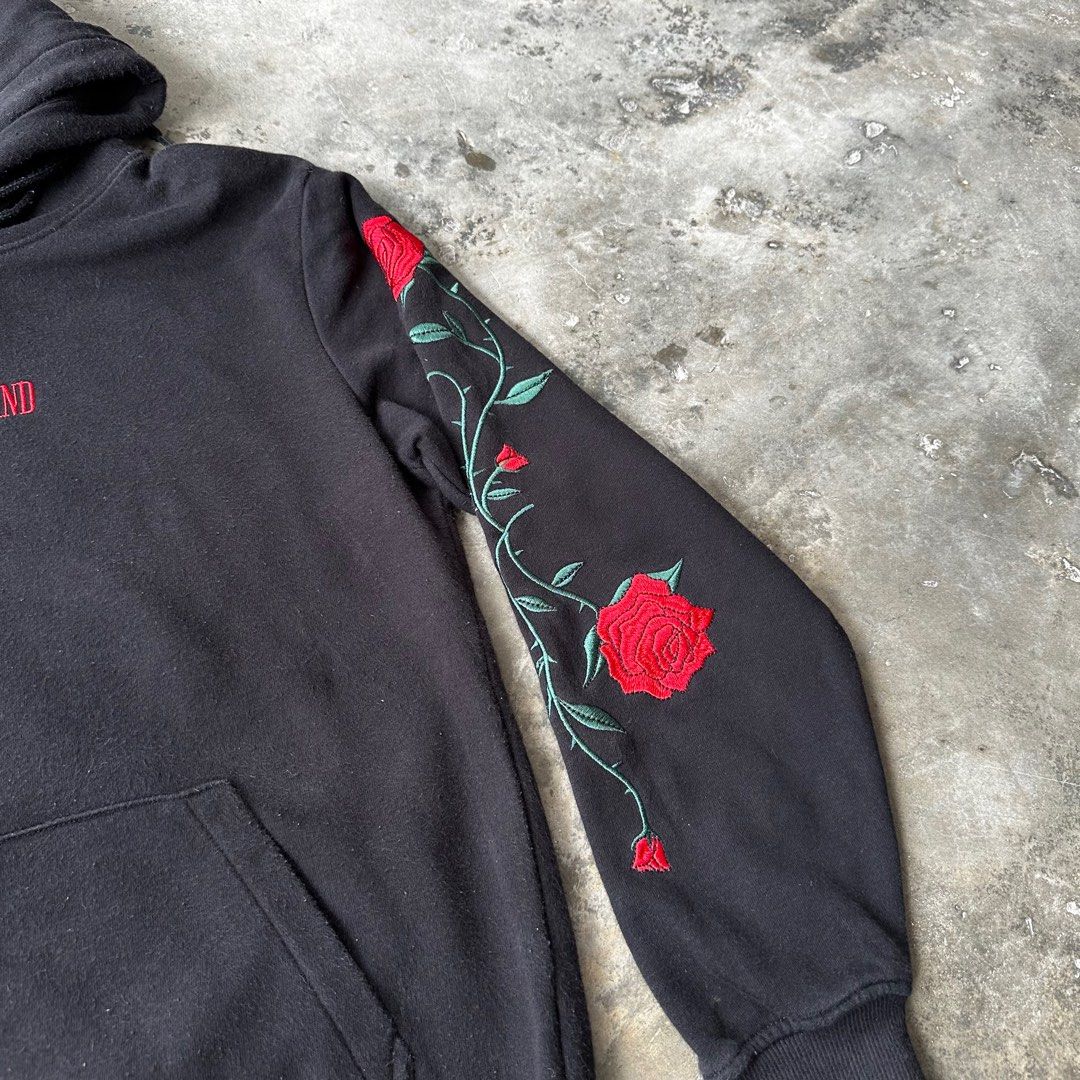 Love is 2025 blind h&m hoodie