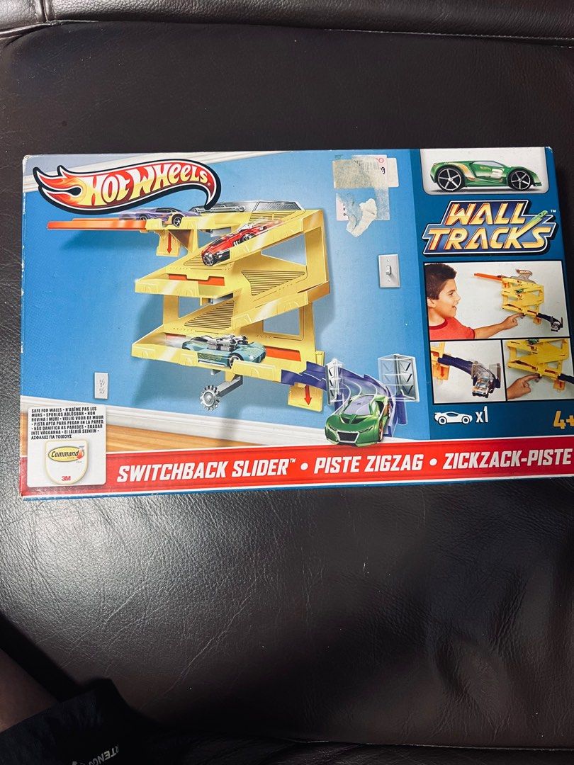hot wheels wall car track, Hobbies & Toys, Toys & Games on Carousell