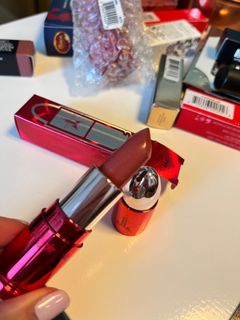 (Category: ) located in . Submitted by mnlbeautyboutique (Listing ID 1205693243, Image 1). Description: .