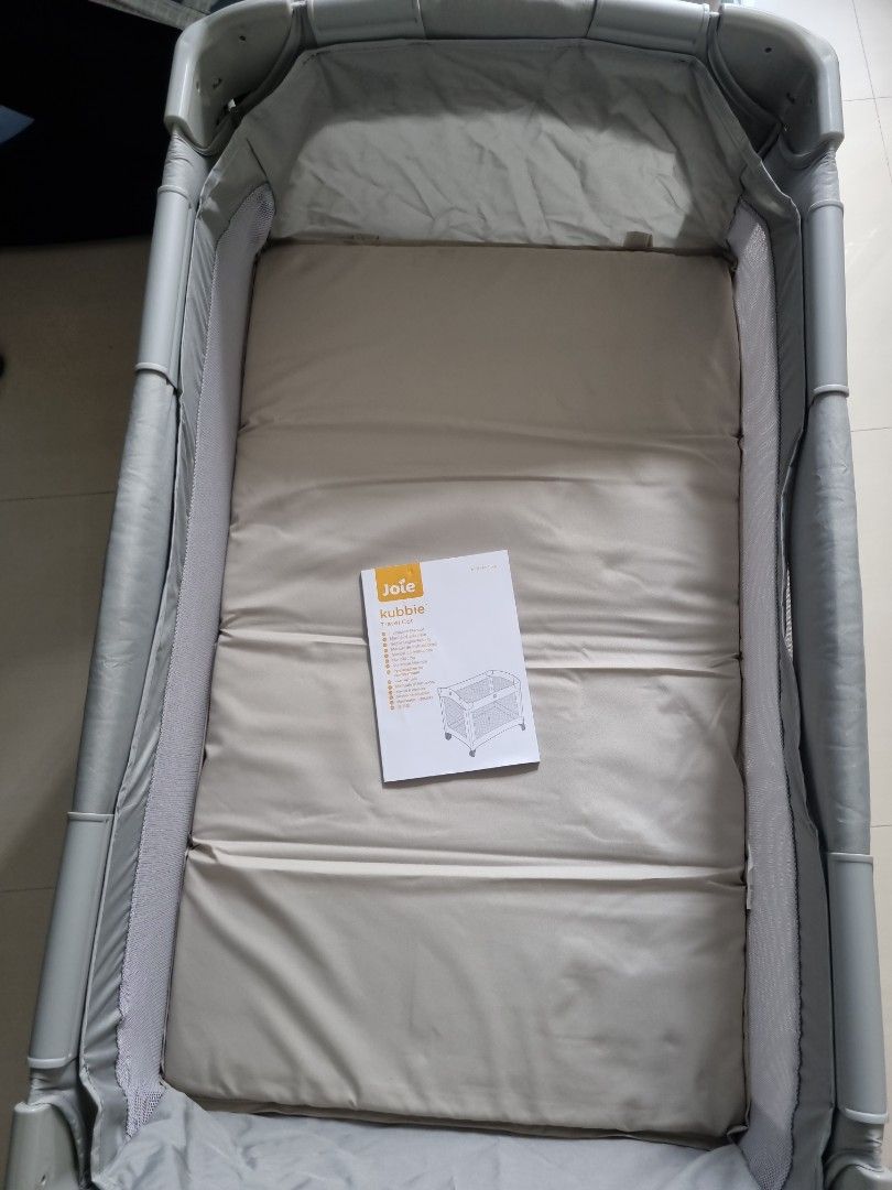 Joie Kubbie Travel cot, Babies & Kids, Baby Nursery & Kids Furniture
