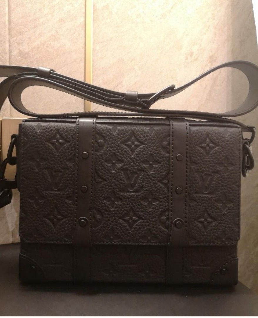 Lv best sale trunk messenger