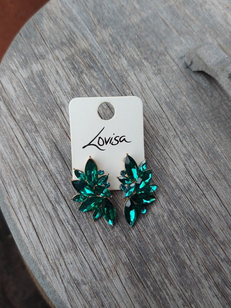 Share 84+ green earrings lovisa latest - esthdonghoadian