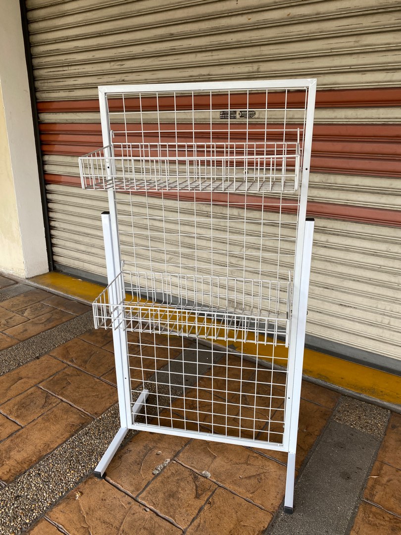Netting Frame with TLegs + 2 basket display, Furniture & Home Living