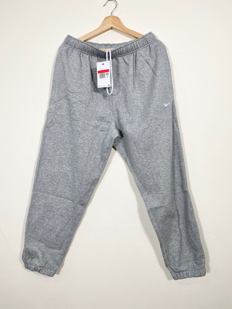 Nike Solo Swoosh Men's Fleece Pants.