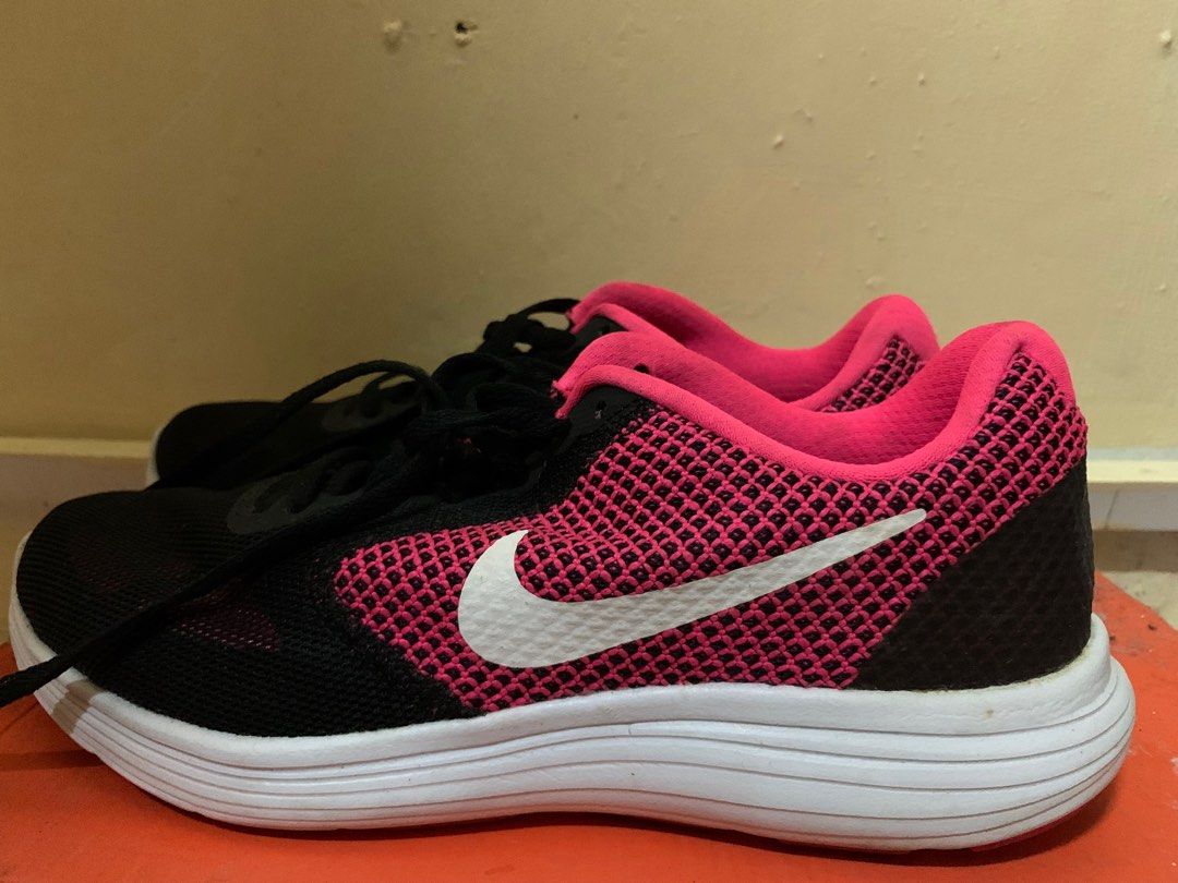 Nike revolution clearance 3 womens pink