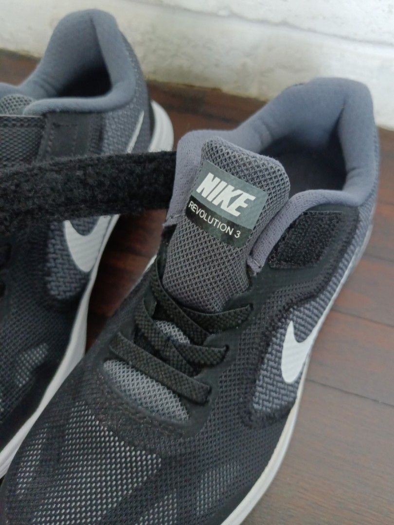 Nike 3 clearance revolution