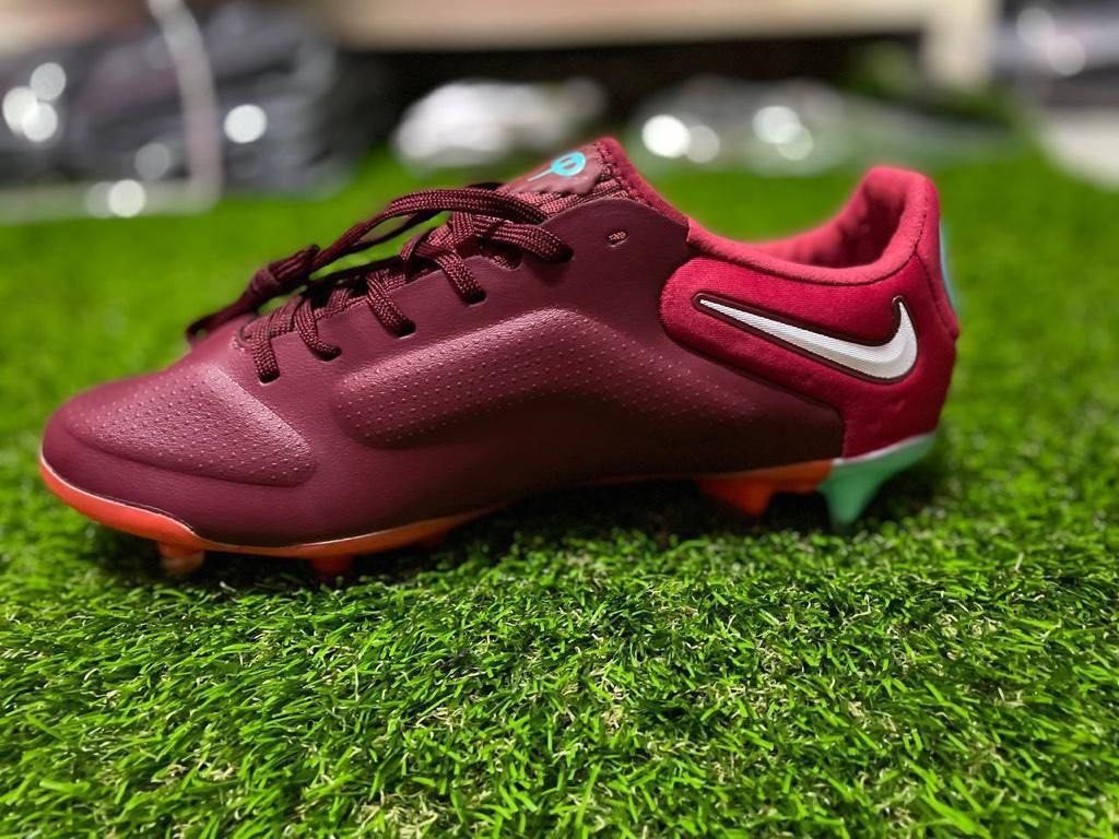 Nike maroon hotsell football boots