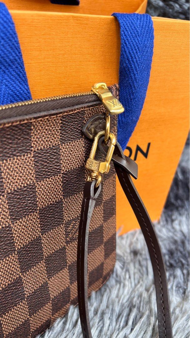 Original LV Neverfull Pouch MM, Luxury, Bags & Wallets on Carousell