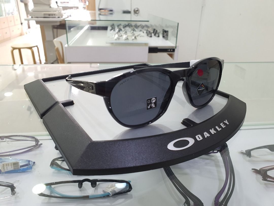 ORIGINAL Oakley Reedmace OO9126 Polished Black + Prizm Grey, Men's Fashion,  Watches & Accessories, Sunglasses & Eyewear on Carousell