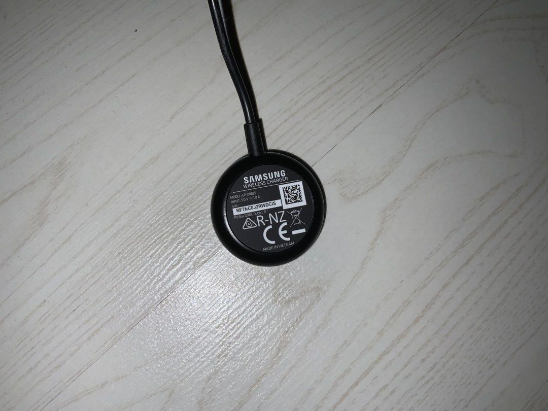 ORIGINAL Samsung galaxy watch active 2 smartwatch charger, Mobile