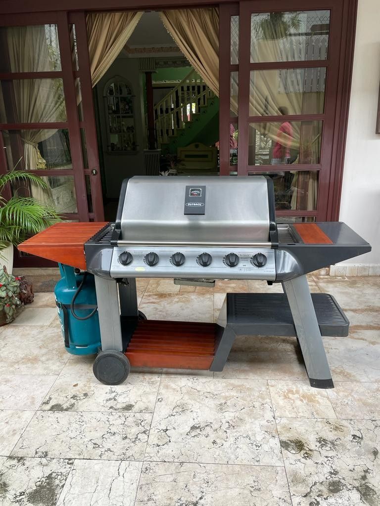 Outback 6 burner