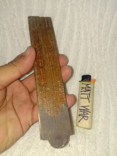 PEMBARIS KAYU LAMA