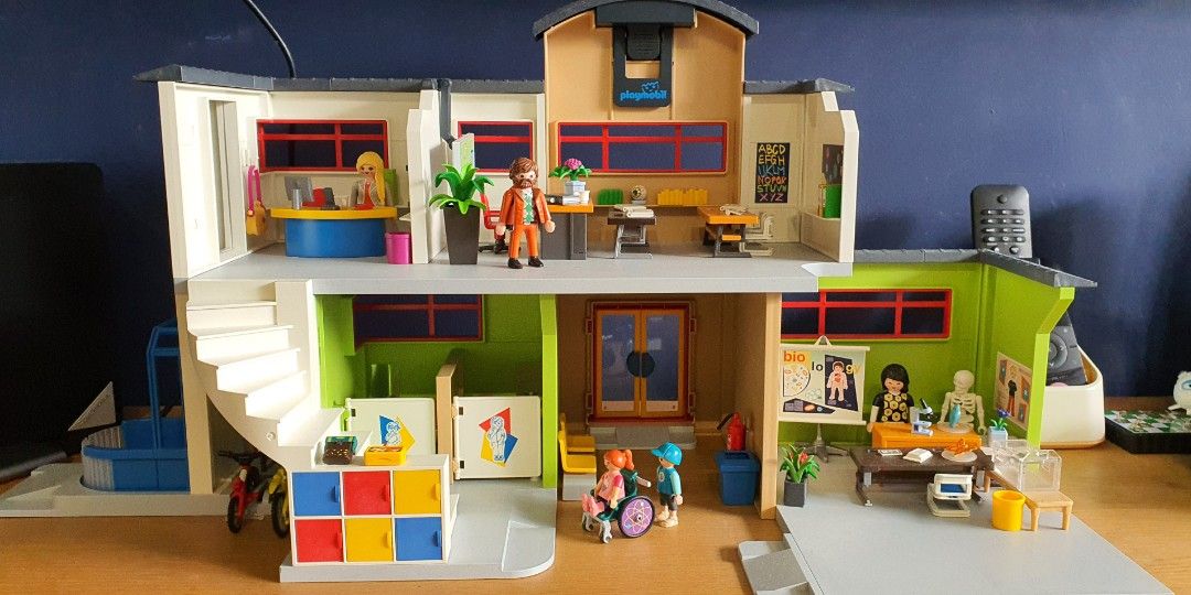 Playmobil Furnished School Building