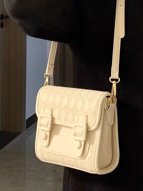 Nice handbags store