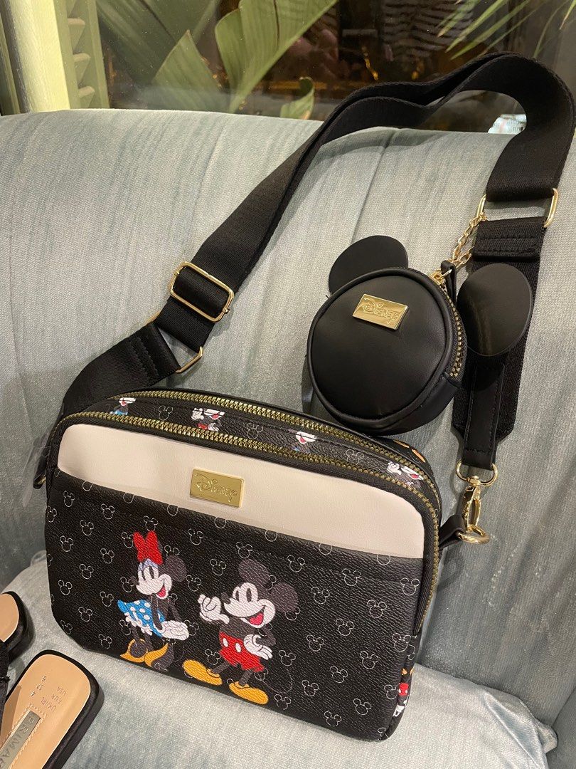 London Primark x Minnie Mouse Pouch, Women's Fashion, Bags & Wallets, Purses  & Pouches on Carousell