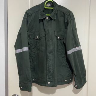 (Category: ) located in . Submitted by uy4wardrobe (Listing ID 1205842632, Image 1). Description: .