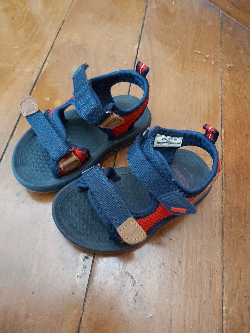 Oshkosh bax 2025 sandal