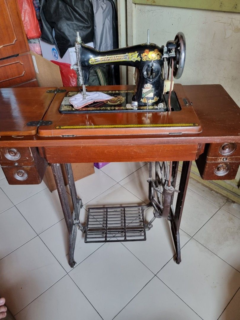 Singer Standard Sewing Machine, Hobbies & Toys, Memorabilia