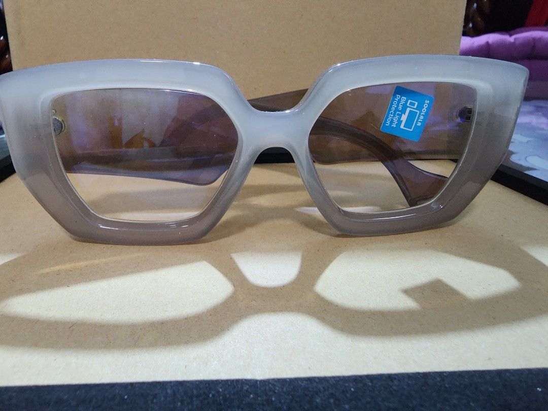 Solala Square Anti Blue Light Eyeglasses (Category: Sunglasses & Eyewear) located in Manila. Submitted by cinmonjellhiney (Listing ID 1205792901, Image 3). Description: SOLALA EYEWEAR Square Anti Blue Light Eyeglasses bought for over php1100 brand new comes with zippered case and brand cleaning cloth rfs: doesnt fit me *price is negotiable*.