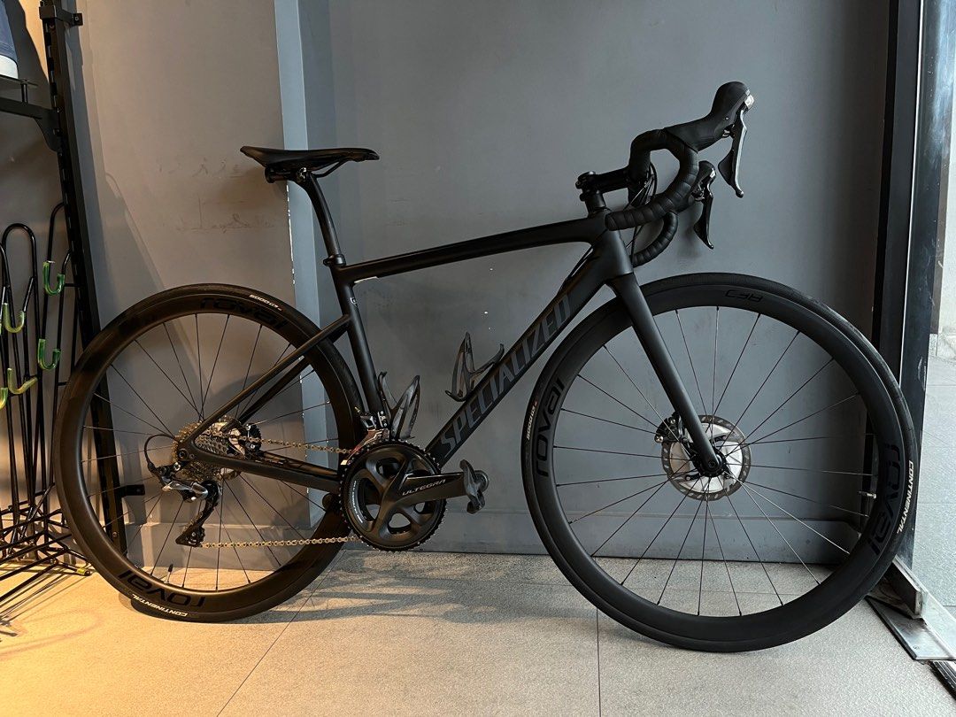 Men's tarmac comp store