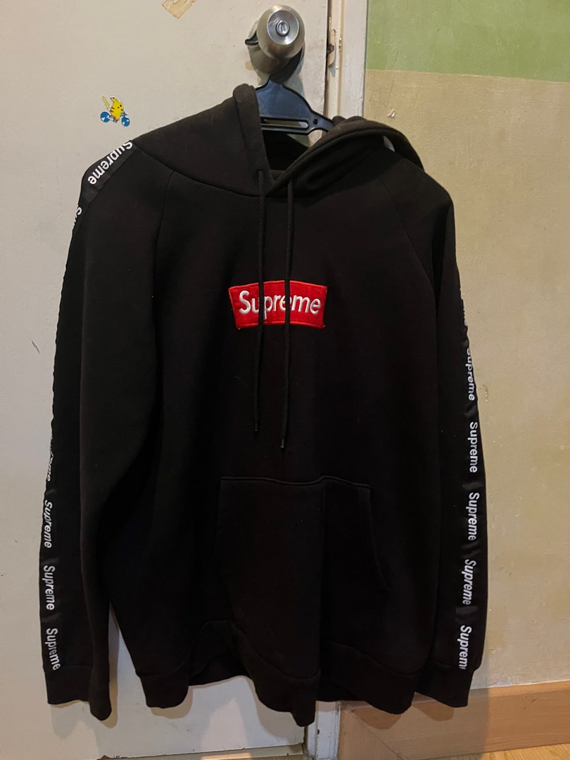 Supreme Hoodie never worn before Men s Fashion Tops Sets