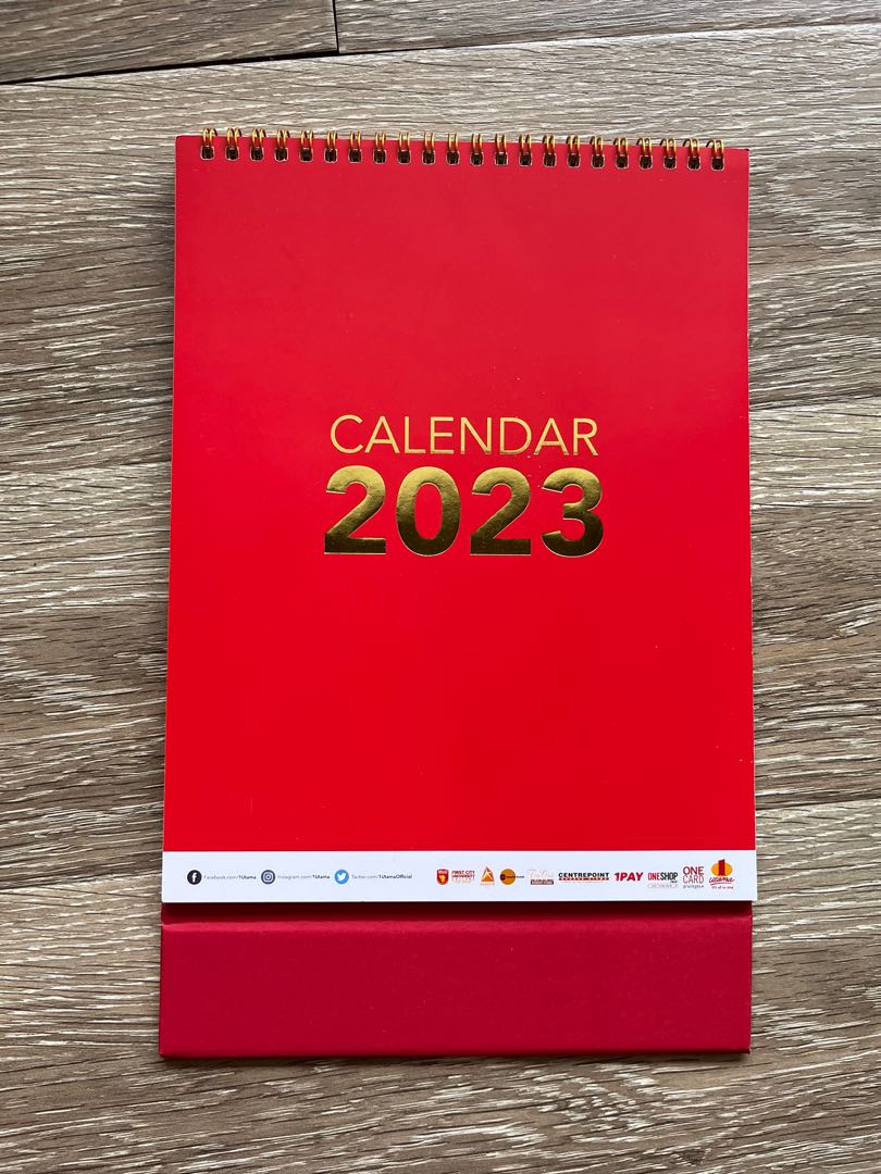 Table calendar 2023 (One Utama), Hobbies & Toys, Stationery & Craft