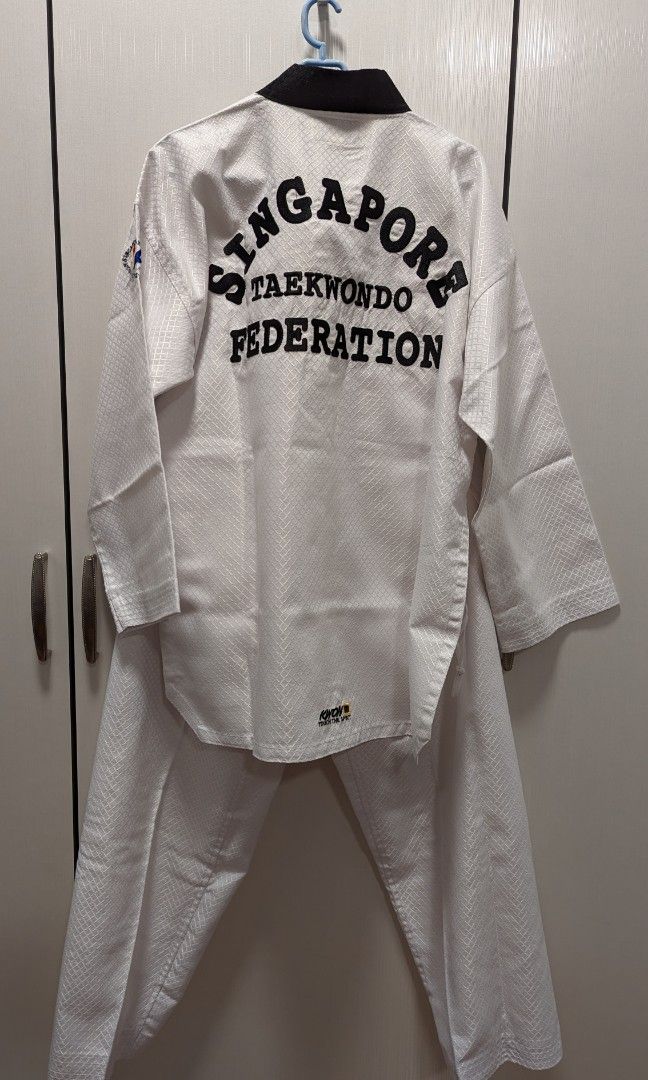 Taekwondo black belt uniform, Sports Equipment, Other Sports Equipment