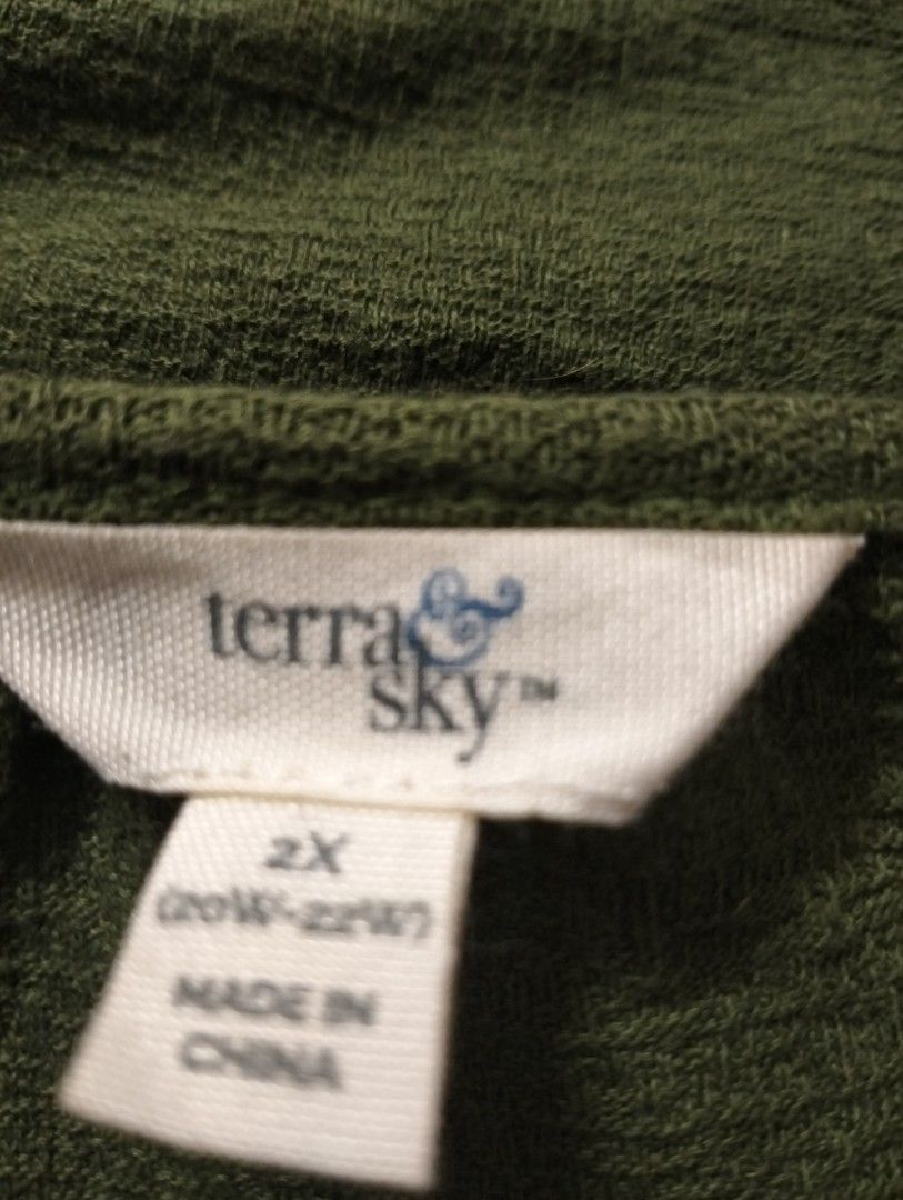 Terra sky plus size short sleeve, Women's Fashion, Tops, Blouses