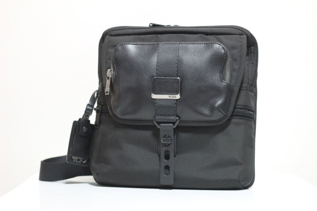 Tumi arnold sales zip flap leather