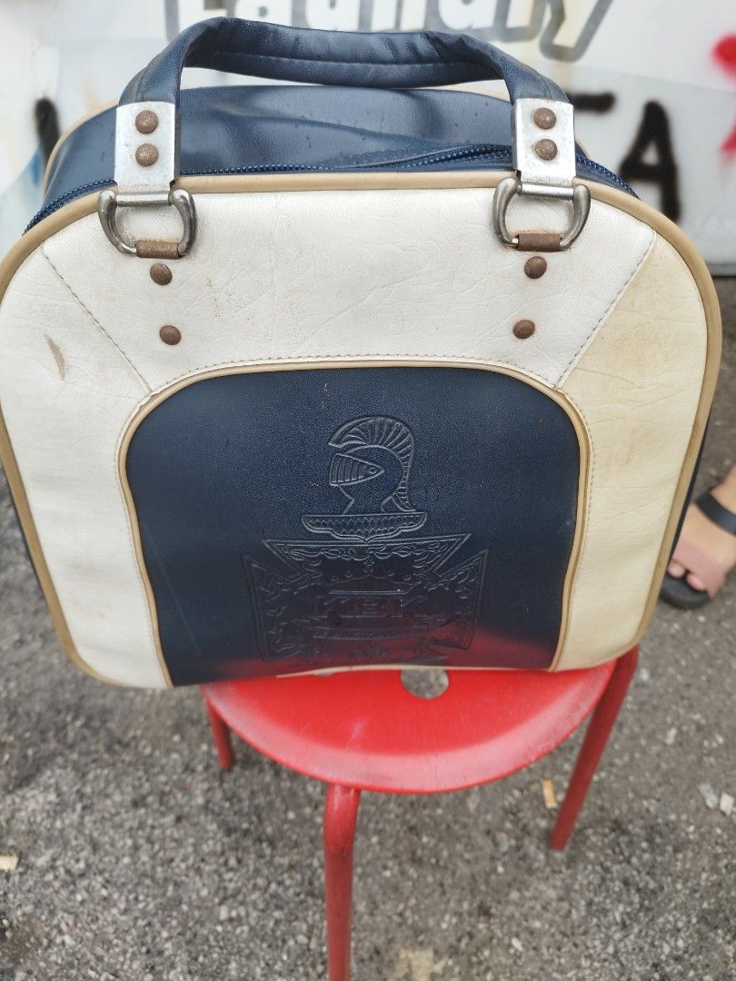 Vintage amf classic pro roll bowling ball, Sports Equipment, Other