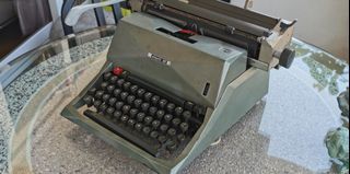 Vintage Olivetti 82 type writers