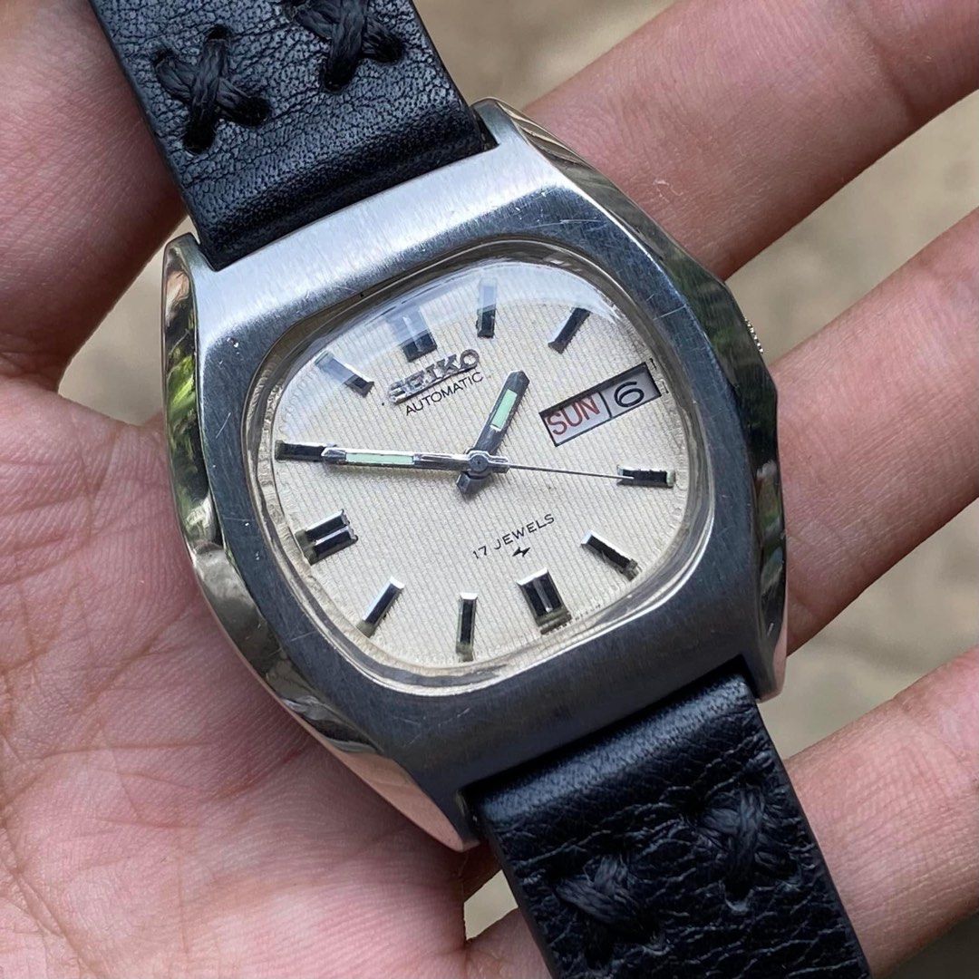 Vintage Seiko 7009-5019 Day And Date Wristwatch, Men's Fashion, Watches &  Accessories, Watches on Carousell