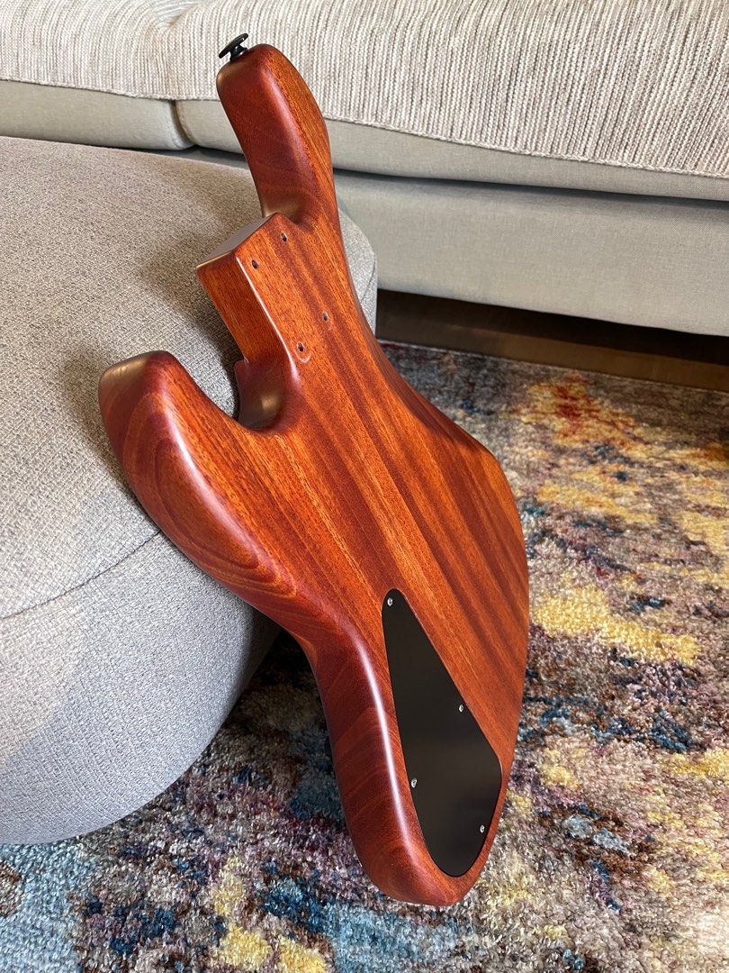 Warmoth Dinky Jazz Bass Body Fully Loaded, Hobbies & Toys, Music