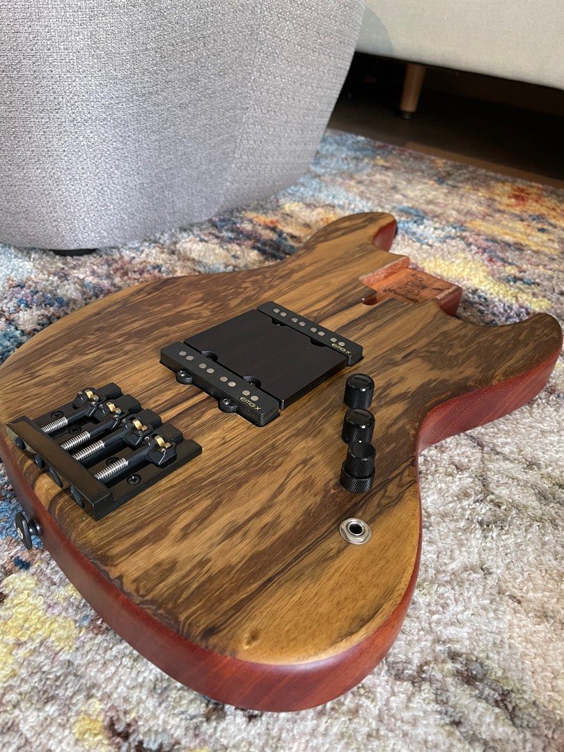 Warmoth Dinky Jazz Bass Body Fully Loaded, Hobbies & Toys, Music